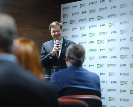 Ministro do Turismo celebra resultados de campanha da Embratur