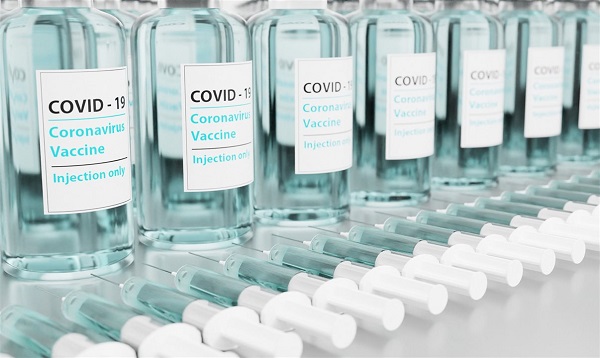 CDC dispensa uso de máscaras para pessoas vacinadas nos EUA