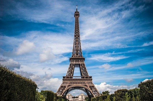 França abre fronteiras para turistas brasileiros vacinados