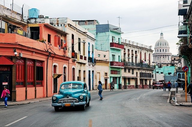 Cuba inicia processo de reabertura do turismo com flexibilidade de restrições