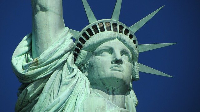 EUA reduzem risco de viagens para o Brasil de ‘muito alto’ para ‘alto’