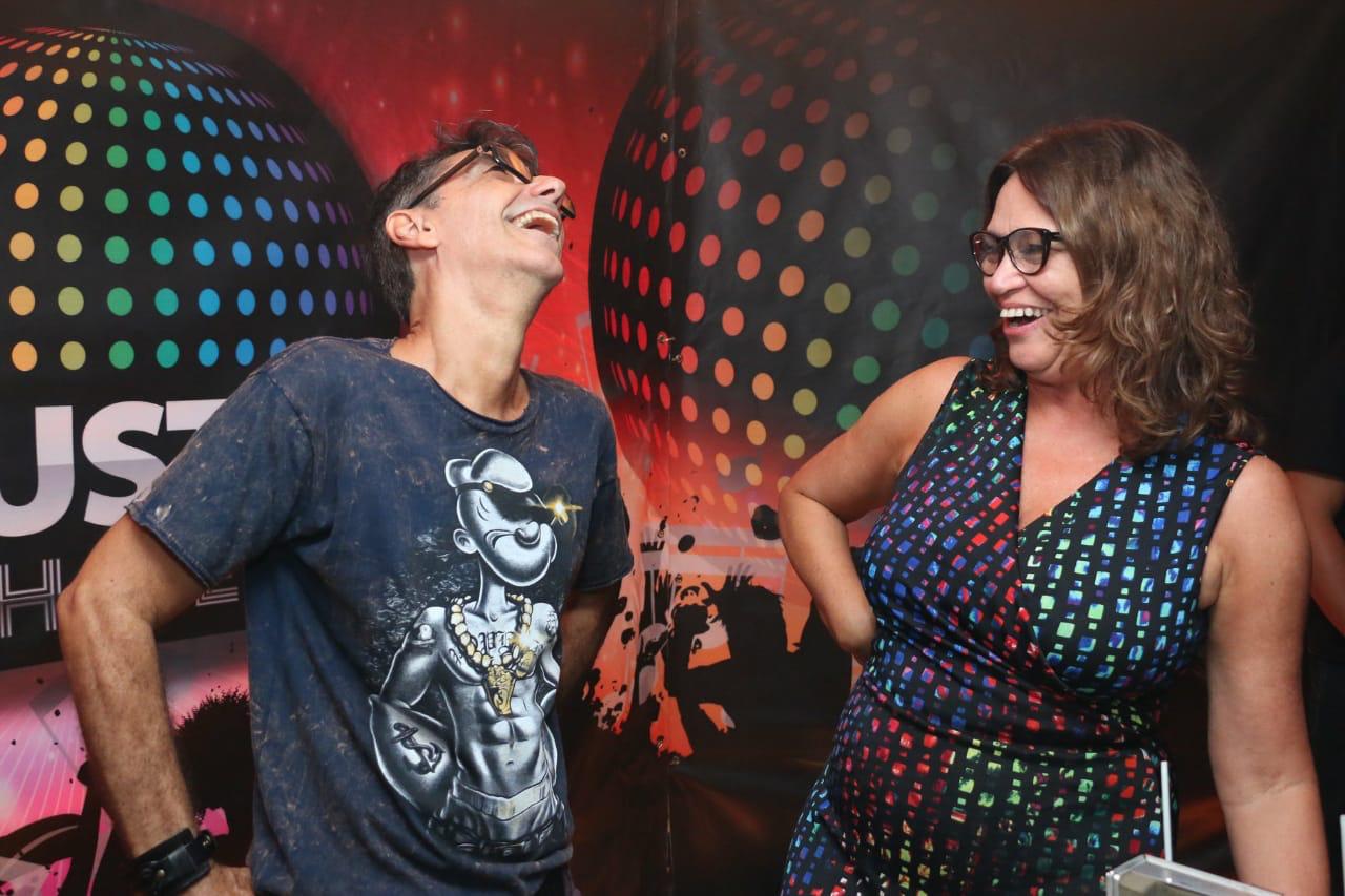 Assustado de Ruth Avelino anima noite de  sexta (01/07) com clássicos dos anos 70, 80 e 90 
