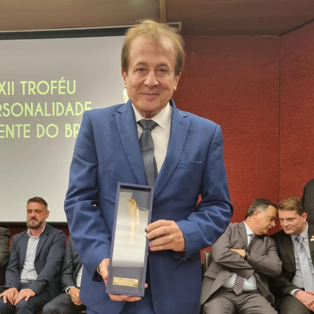 Presidente da Abrajet Paraíba recebe Troféu Pena de Ouro em Belo Horizonte