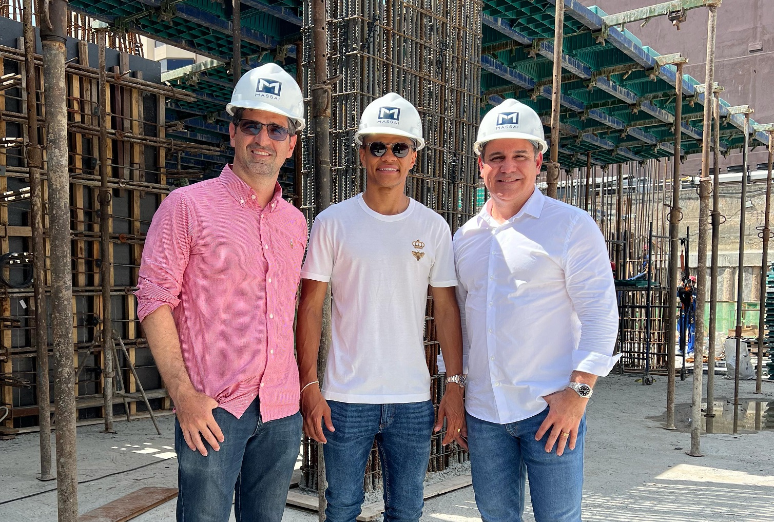 Douglas Santos visita investimento na Paraíba