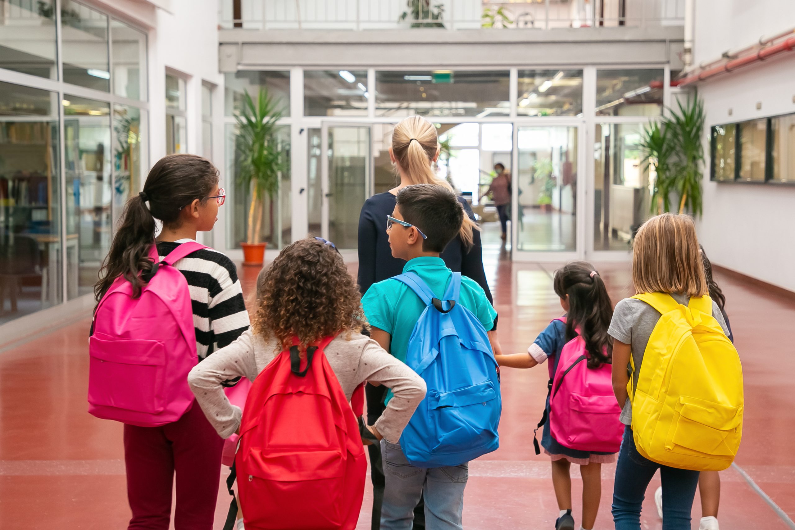 Uso indevido da imagem de alunos pode gerar ações judiciais e multas para escolas